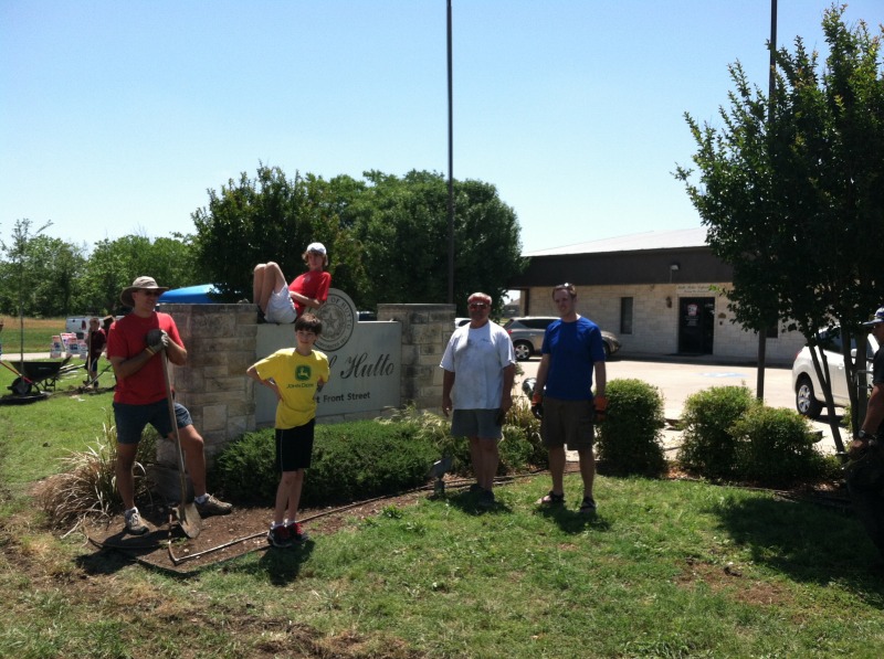 2014/05(May)/Troop214-Chance-Eagle-Project/800x600_2014-05-10-Chance-Eagle-Project-155-Travis-Dax-Jim-Josh.JPG