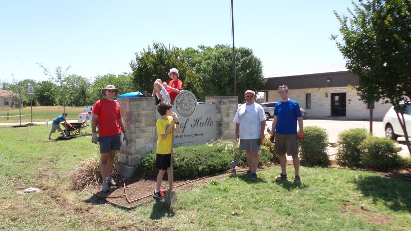 2014/05(May)/Troop214-Chance-Eagle-Project/800x600_2014-05-10-Chance-Eagle-Project-173-Travis-Dax-Jim-Josh.jpg