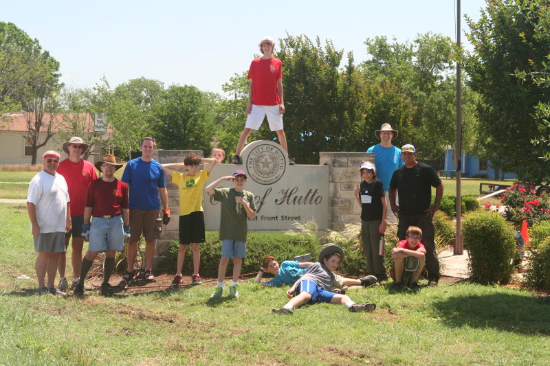 2014/05(May)/Troop214-Chance-Eagle-Project/BEST/800x600_2014-05-10-Chance-Eagle-Project-149-Jim-Travis-Sean-Josh-Case-Dax-Harrison-Tyler-Kyden-Matt-Jack-Tony-Zach-GOOD.JPG