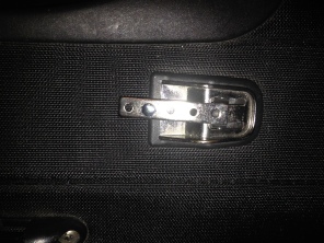 2014-07-06-Luggage-Handle-broke-4.JPG
