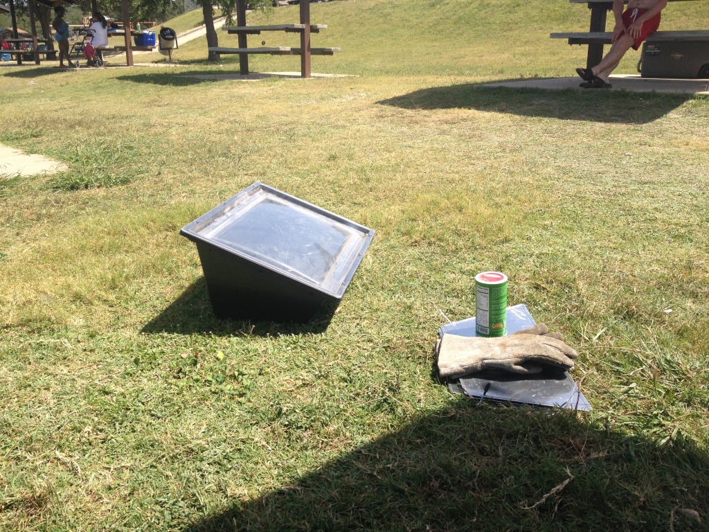 2014/07(July)/Troop214-BLORA/1024x768_2014-07-12-Troop214-BLORA-camping-1-solar-oven.JPG