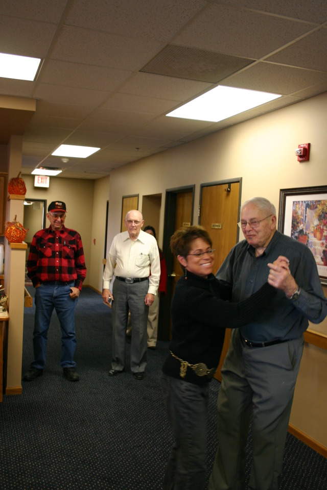2014/Mary-Melvin/640x480_2005-11-05-Melvin-90th-bday-013-dancing-Pat.JPG