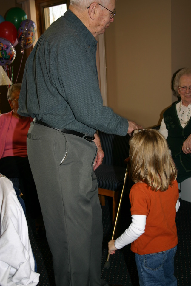 2005-11-05-Melvin-90th-bday-028-Kyla.JPG