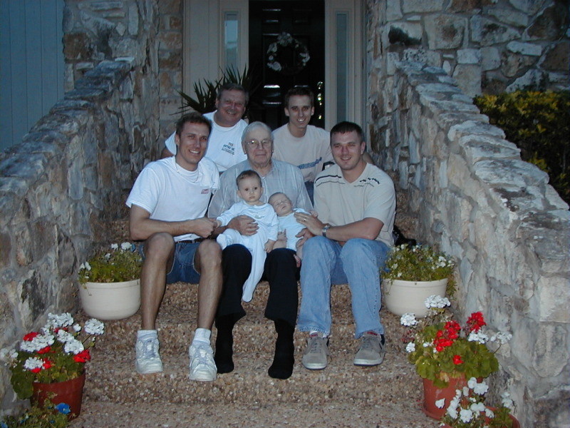 2014/Mary-Melvin/800x600_2000-04-27-Post-Easter-Travis-Chance-Melvin-Vale-Justin-Jim-Josh-13.jpg