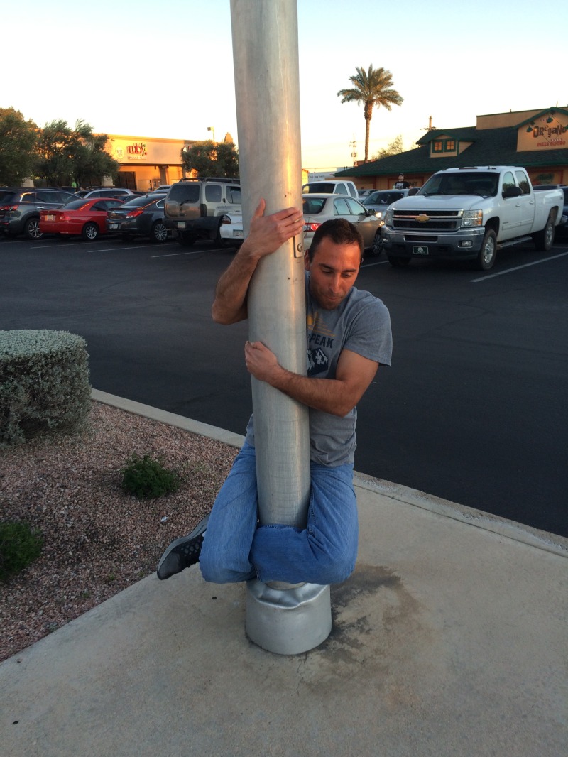 2015/02(February)/ERM-Phoenix/800x600_2015-02-11-ERM-Phoenix-02-MarkGeorgas-stuck-on-a-pole.JPG