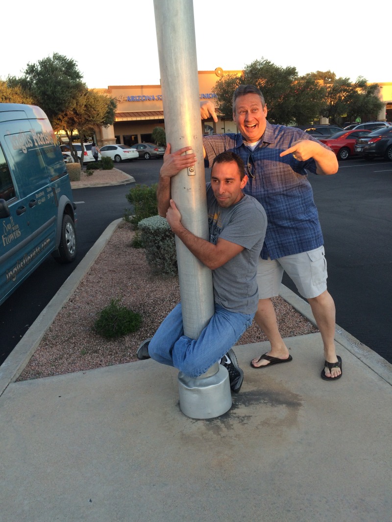 2015/02(February)/ERM-Phoenix/800x600_2015-02-11-ERM-Phoenix-04-MarkGeorgas-stuck-on-a-pole.JPG