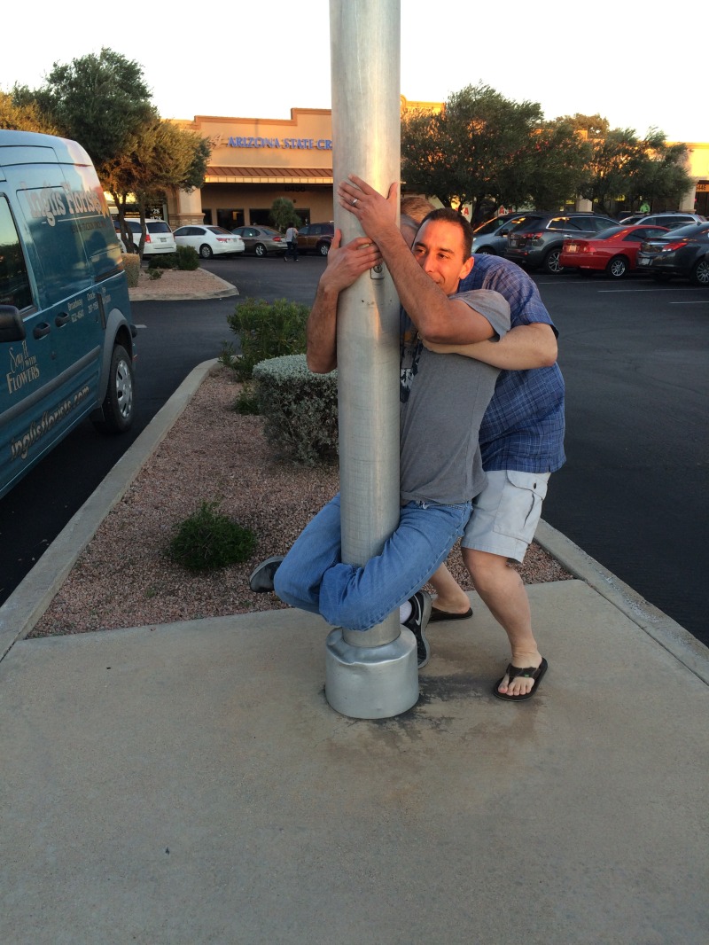 2015/02(February)/ERM-Phoenix/800x600_2015-02-11-ERM-Phoenix-06-MarkGeorgas-stuck-on-a-pole.JPG
