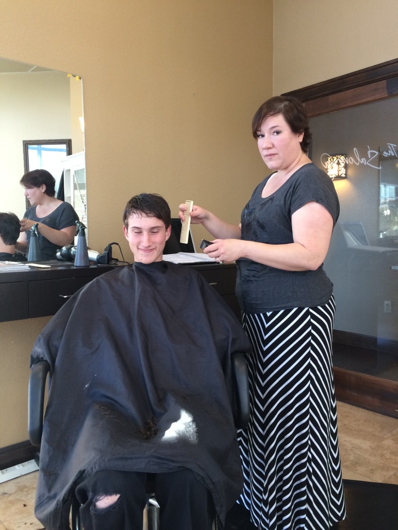 2015/02(February)/Misc/800x600_2015-02-10-Chance-Haircut-1.JPG