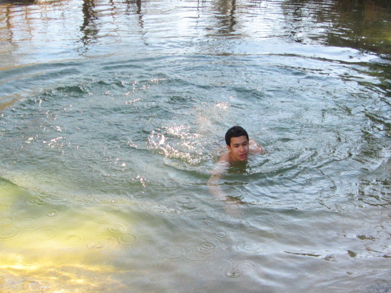 2015/02(February)/Troop214-Colorado-Bend-Philmont-prep/Pond-jump-sequences/800x600_2015-02-07-Colorado-Bend-Philmont-Prep-pond-jumping-319-Sebastian.JPG