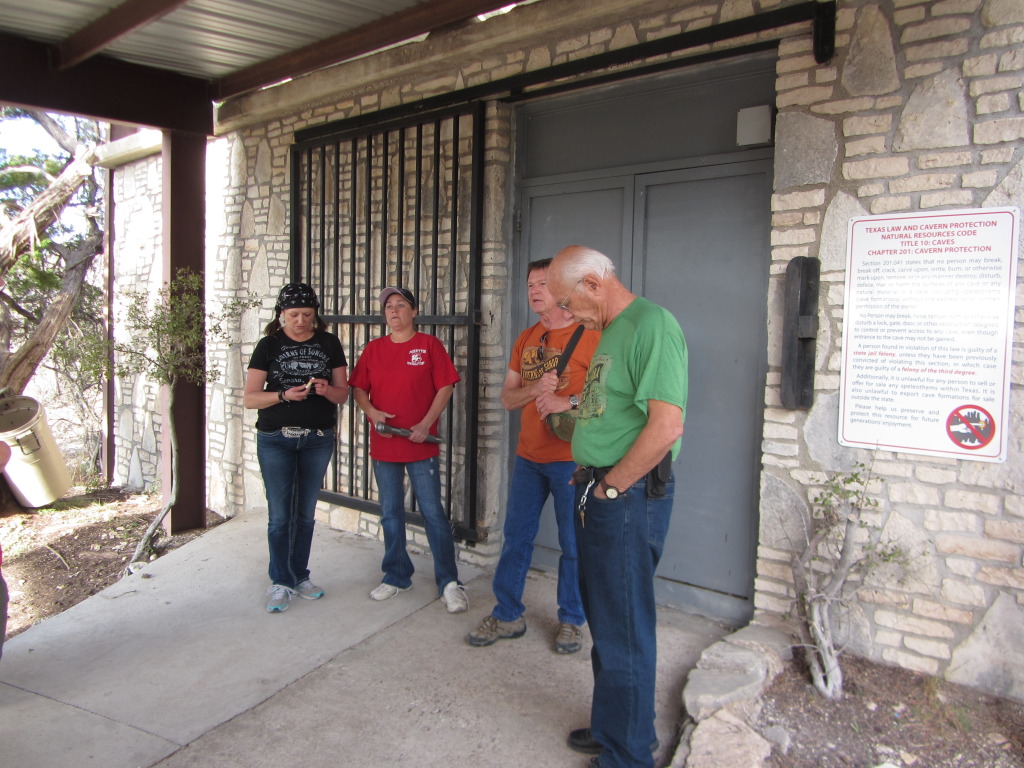 2015/02(February)/Troop214-Davis-Mountains/1024x768_2015-02-14-Troop214-Davis-Mountains-011-Cave.JPG