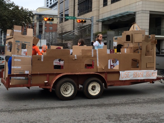 2015/02(February)/Troop214-Report-to-State/640x480_2015-02-07-Troop214-Report-to-State-Parade-06.JPG