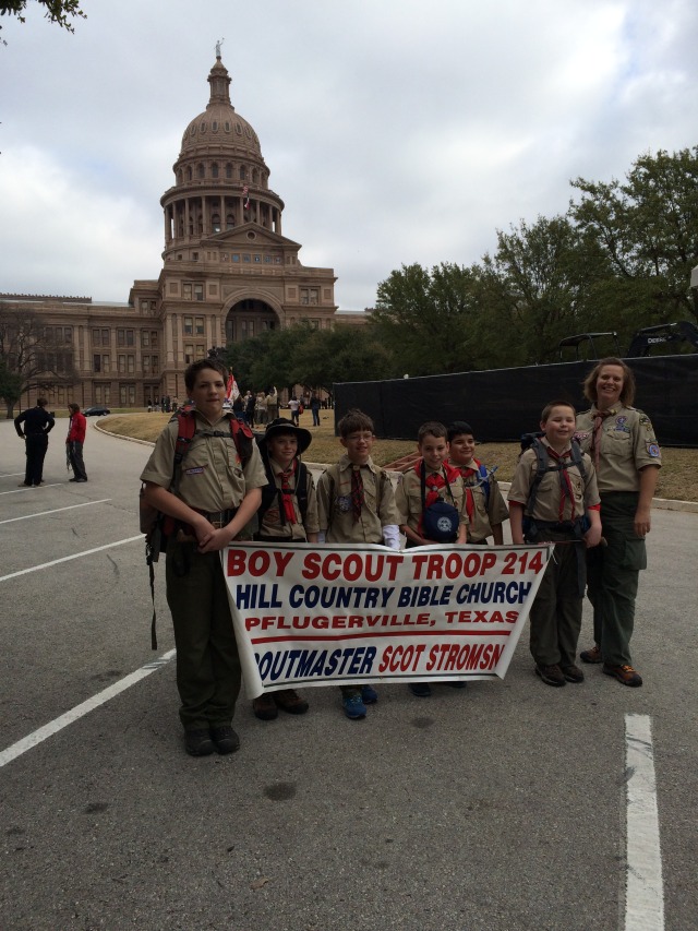 2015/02(February)/Troop214-Report-to-State/640x480_2015-02-07-Troop214-Report-to-State-Parade-26-Case-ConnorM-ConnorH-Aiden-Anaken-Zach.JPG