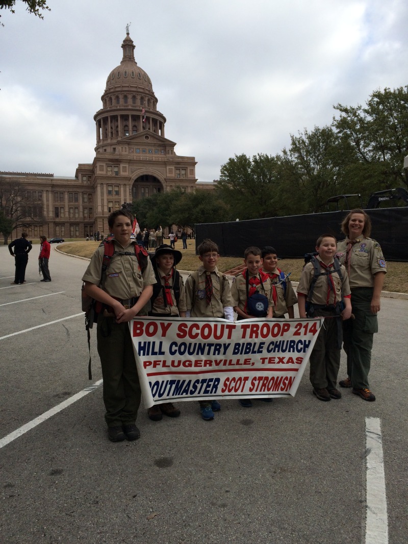 2015/02(February)/Troop214-Report-to-State/800x600_2015-02-07-Troop214-Report-to-State-Parade-26-Case-ConnorM-ConnorH-Aiden-Anaken-Zach.JPG
