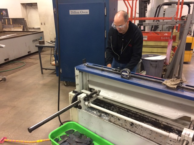 2015/02(February)/Troop214-Welding/640x480_2015-02-23-Troop214-Welding-02-Shane-cutting-coupons.JPG