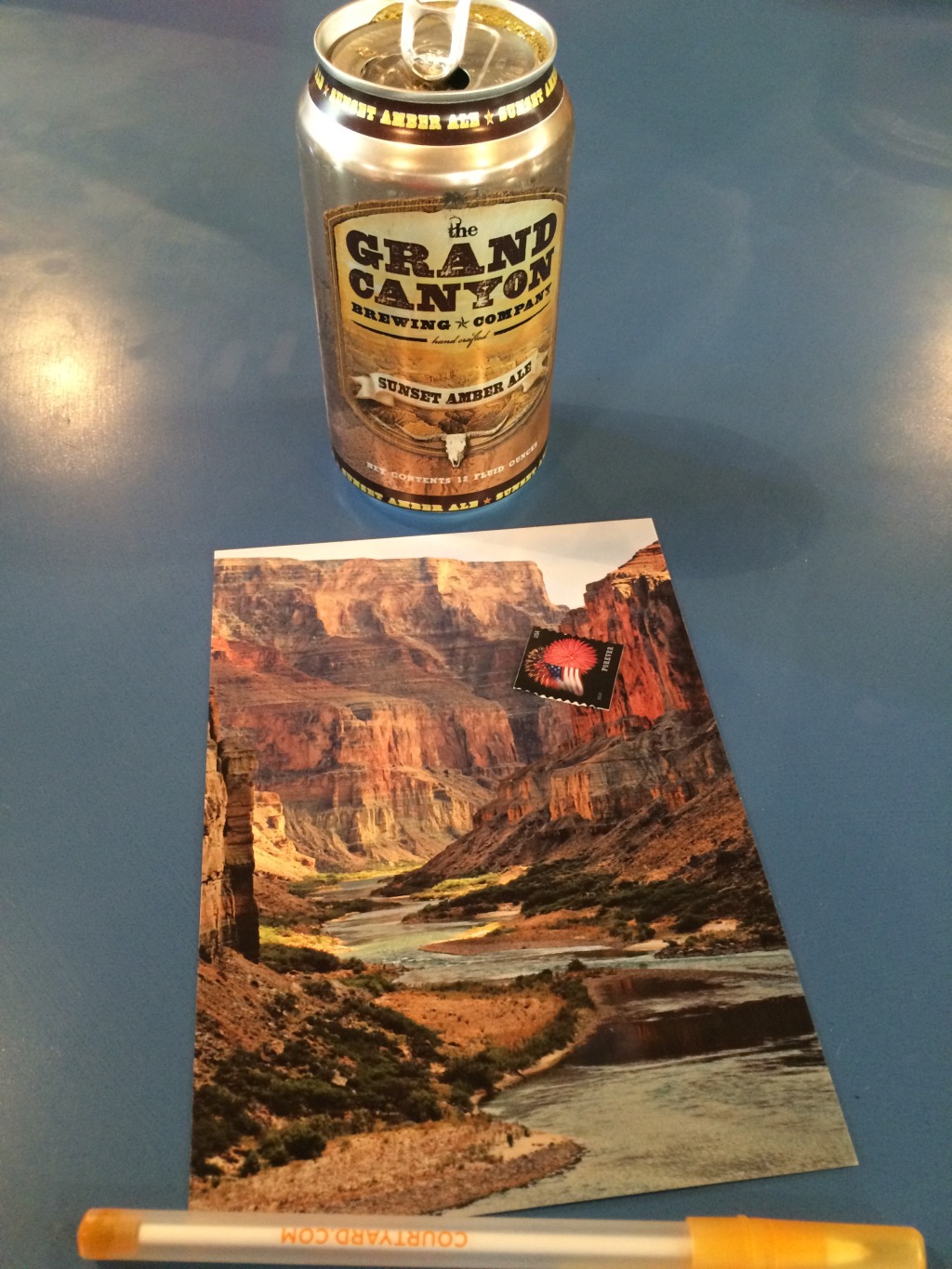 2015/03(March)/Grand-Canyon/1024x768_2015-03-16-Grand-Canyon-47-Beer-and-postcard.jpg