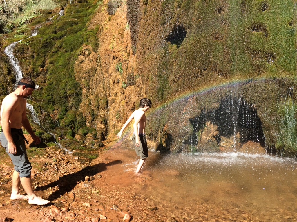 2015/03(March)/Grand-Canyon/1024x768_2015-03-17-Grand-Canyon-21-Ribbon-Falls-Connor-Dax-cold-water.jpg
