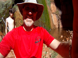 2015-03-17-Grand-Canyon-4star-43-Ribbon-Falls-Connor-Dax-under-the-falls-video.png
