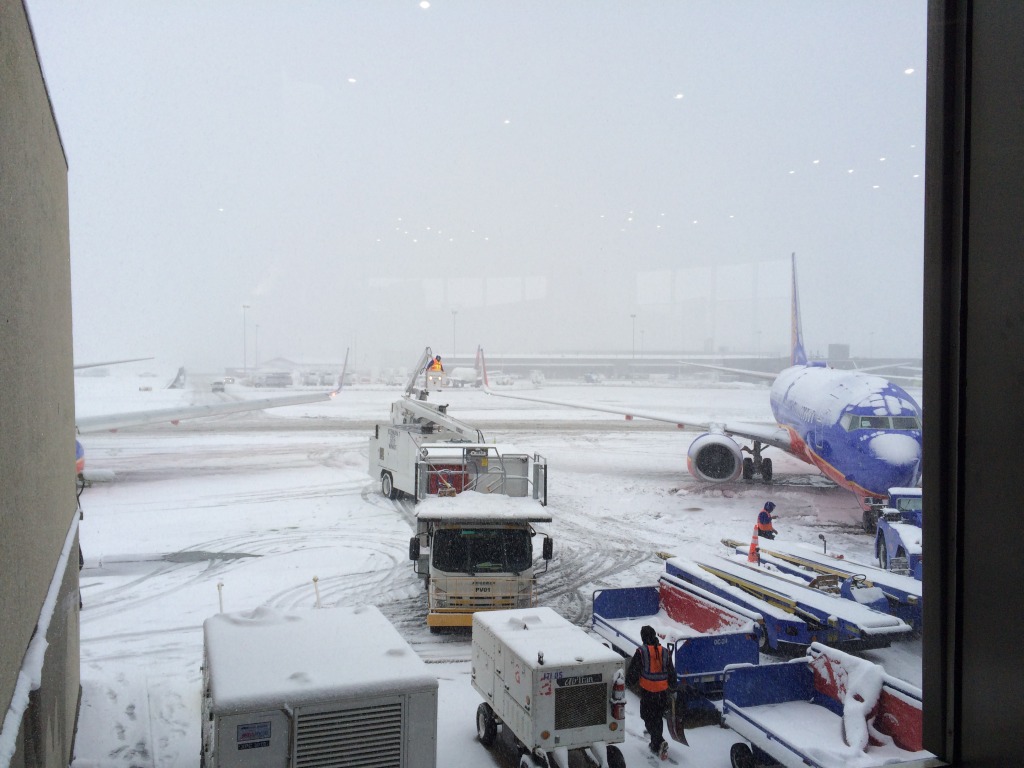 2015/03(March)/Misc/2015-03-05-Southwest-in-the-snow.JPG