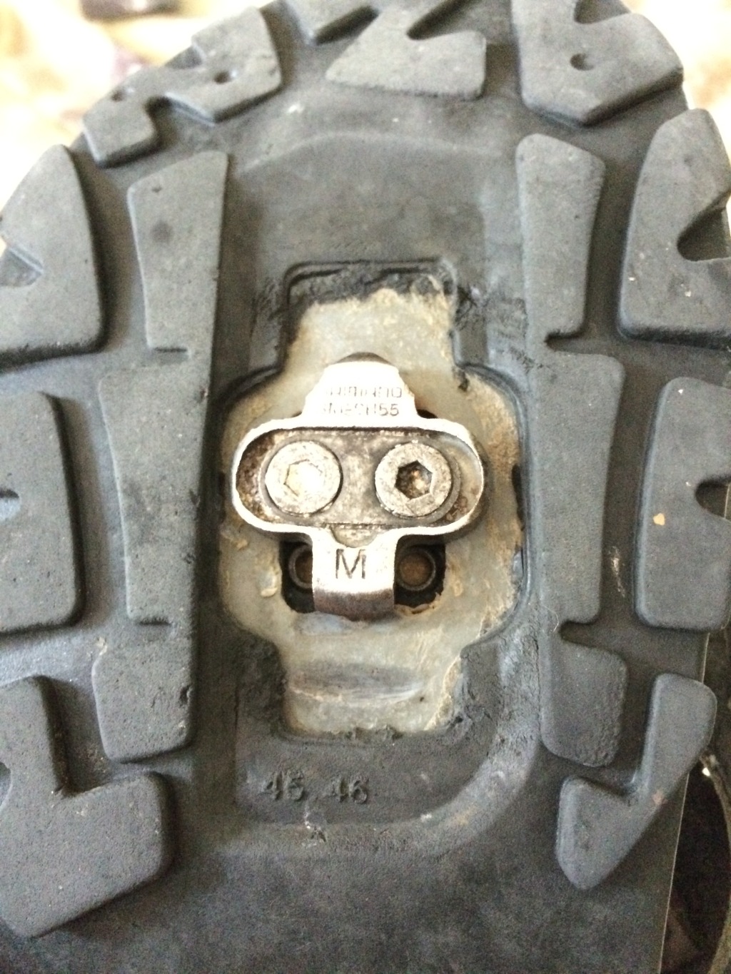 2015/03(March)/Misc/1024x768_2015-03-23-Shimano-Bike-sandals-broken-4.JPG
