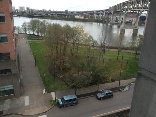 2015/04(April)/ERM-Portland-OR/2015-04-07-ERM-Portland-01-park-by-hotel.JPG