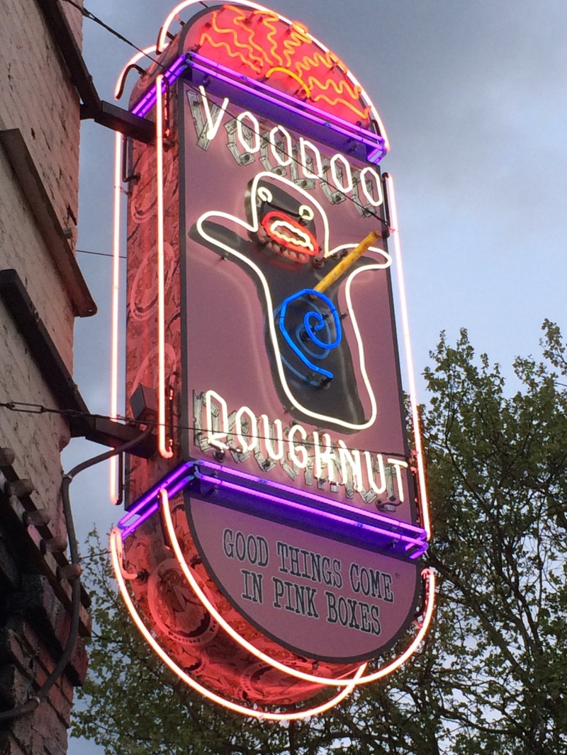 2015/04(April)/ERM-Portland-OR/800x600_2015-04-07-ERM-Portland-02-VooDoo-Doughnuts.JPG