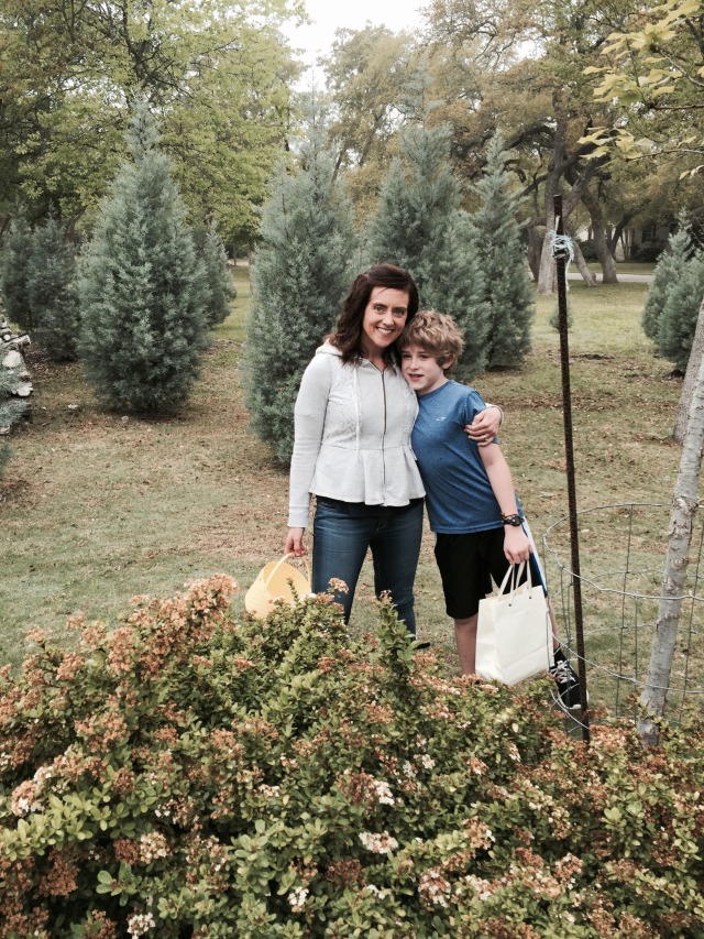 2015/04(April)/Easter/640x480_2015-04-05-Easter-050-Heather-Ian.JPG