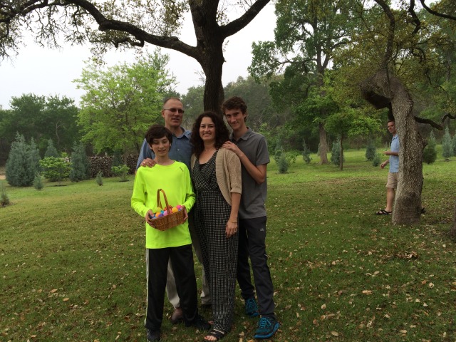 2015/04(April)/Easter/640x480_2015-04-05-Easter-099-Dax-Travis-Suzi-Chance-Josh.JPG