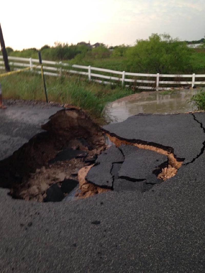 2015-05-26-Memorial-Day-Flood-06-road-damage.JPG