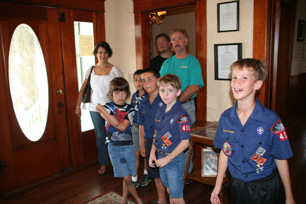 2015/05(May)/2015-05-Chance-Eagle-Court-of-Honor-5-Star/1024x768_2008-11-02-Den1-Heritage-House-5-Sebastian-CJ-Andrew-Chance.jpg