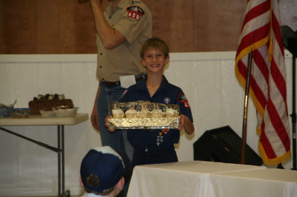 2008-11-22-Pack409-Bake-sale-20.jpg