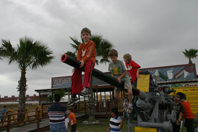 2015/05(May)/2015-05-Chance-Eagle-Court-of-Honor-5-Star/640x480_2008-03-01-Scouts-USS-Lexington-11-Chance-Andew.jpg