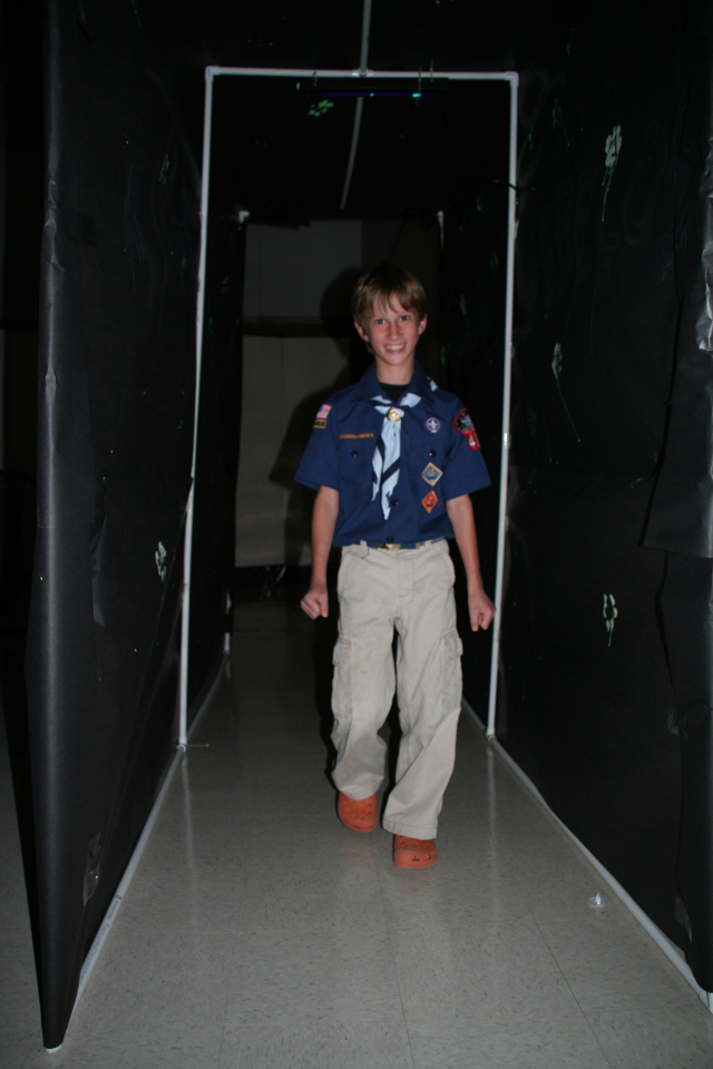 2015/05(May)/2015-05-Chance-Eagle-Court-of-Honor-5-Star/640x480_2008-04-16-Scouts-Crossover-Pack-Meeting-22.jpg