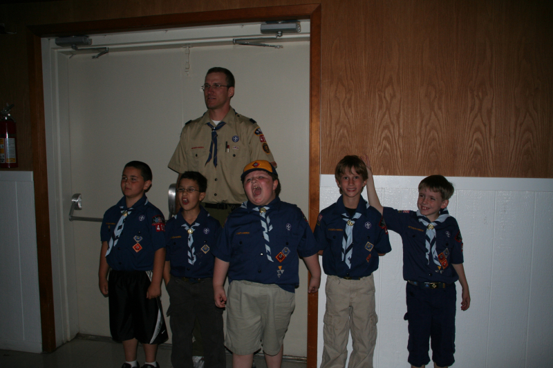 2015/05(May)/2015-05-Chance-Eagle-Court-of-Honor-5-Star/800x600_2008-04-16-Scouts-Crossover-Pack-Meeting-24.jpg