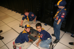2008-04-08-Scouts-Den1-Go-See-It-Motive-Inc-07-Sebastian-Tomas-Chance-Andrew.jpg