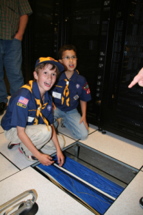 2008-04-08-Scouts-Den1-Go-See-It-Motive-Inc-10-Sebastian-Tomas-Chance-Andrew.jpg
