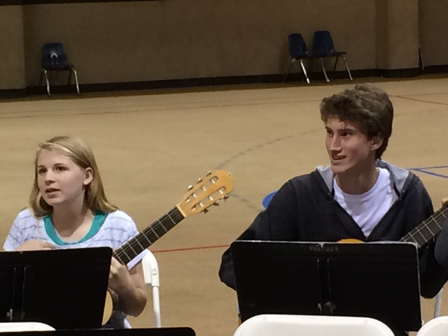2015/05(May)/Chance-Guitar-recital/640x480_2015-05-08-Chance-Guitar-recital-02-Emily.JPG