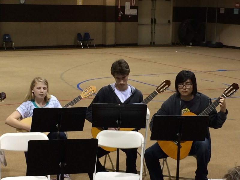 2015/05(May)/Chance-Guitar-recital/800x600_2015-05-08-Chance-Guitar-recital-11-Emily.JPG