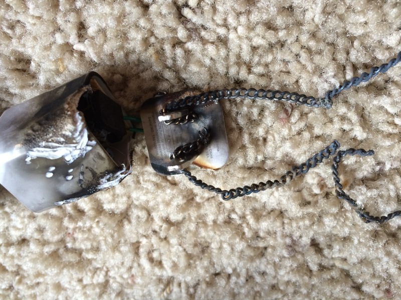 2015/05(May)/Misc/800x600_2015-05-19-Dax-iPhone-plug-nearly-burns-down-house-4.JPG