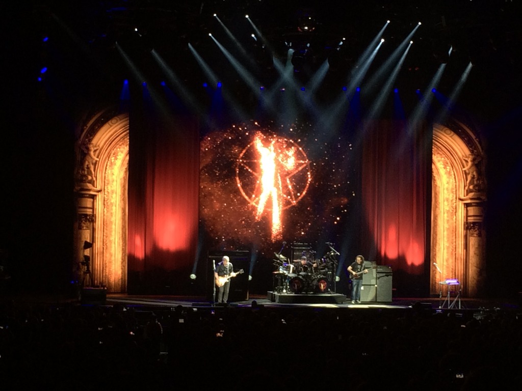 2015-05-16-Rush-R40-final-concert-12.JPG
