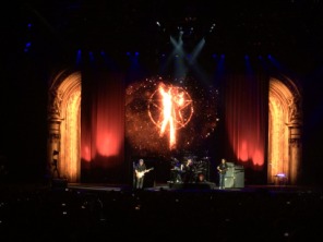 2015-05-16-Rush-R40-final-concert-13.JPG