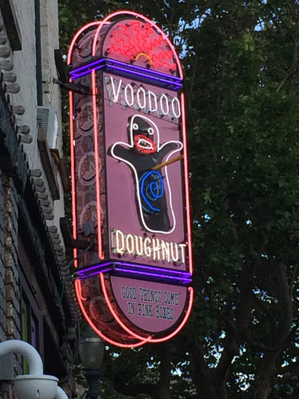 2015-06-15-ERM-WallaWalla-WA-18-VooDoo-Doughnuts-in-Portland.JPG