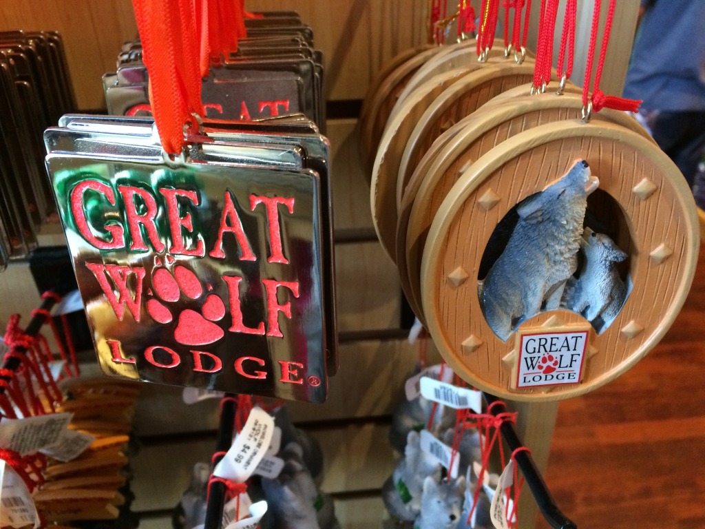 2015/06(June)/Great-Wolf-Lodge/2015-06-25-Great-Wolf-Lodge-01-Christmas-Ornament.JPG