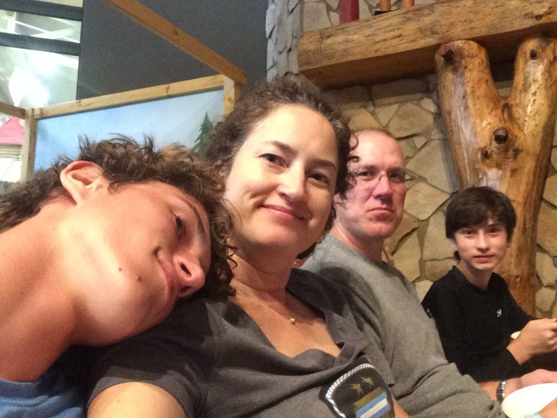 2015/06(June)/Great-Wolf-Lodge/800x600_2015-06-25-Great-Wolf-Lodge-03-Chance-Suzi-Travis-Dax.JPG
