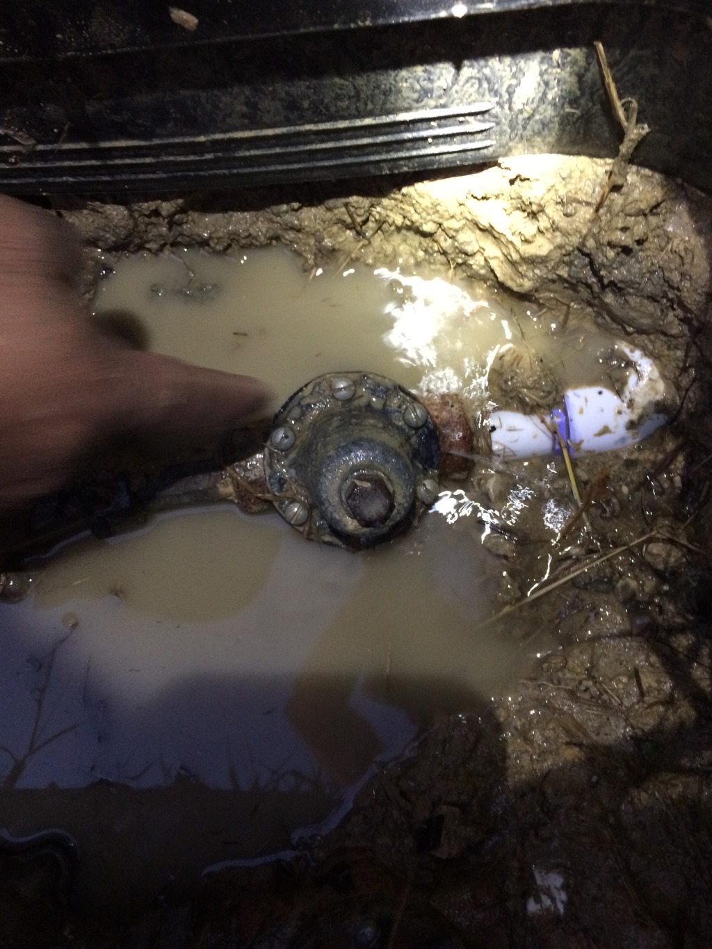 2015/06(June)/Water-Leak-at-street/2015-06-09-Water-Leak-at-street-on-Manvilles-side-1.JPG