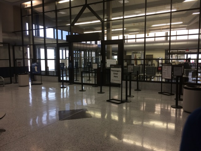 2015-07-31-ERM-Waco-TX-Airport-noboy-at-TSA-Security.JPG