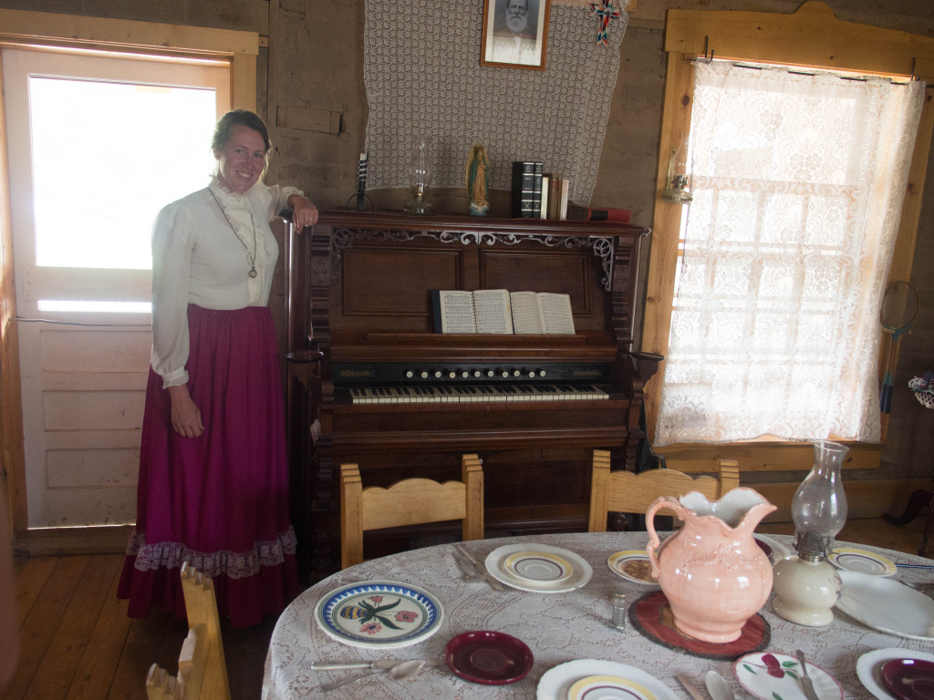 2015-07-01-Philmont-4star-12-New-Abreau-pump-organ.jpg