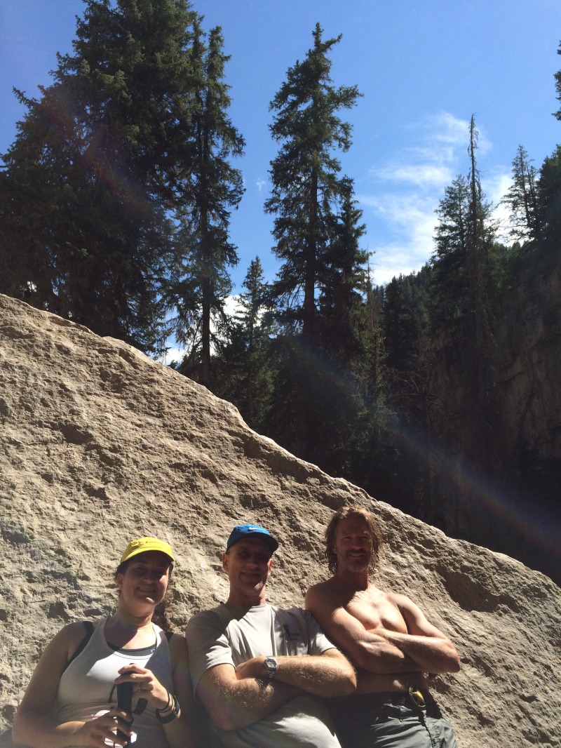 2015/08(August)/Colorado-anniversary/800x600_2015-08-15-Hanging-Lake-113-Suzi-Travis-Justin.JPG