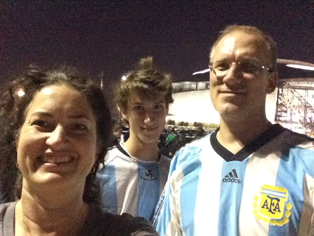 2015/09(September)/Argentina-vs-Mexico-soccer-game/2015-09-08-Pro-Soccer-game-Arlington-TX-Argentina-vs-Mexico-01-Suzi-Chance-Travis.JPG