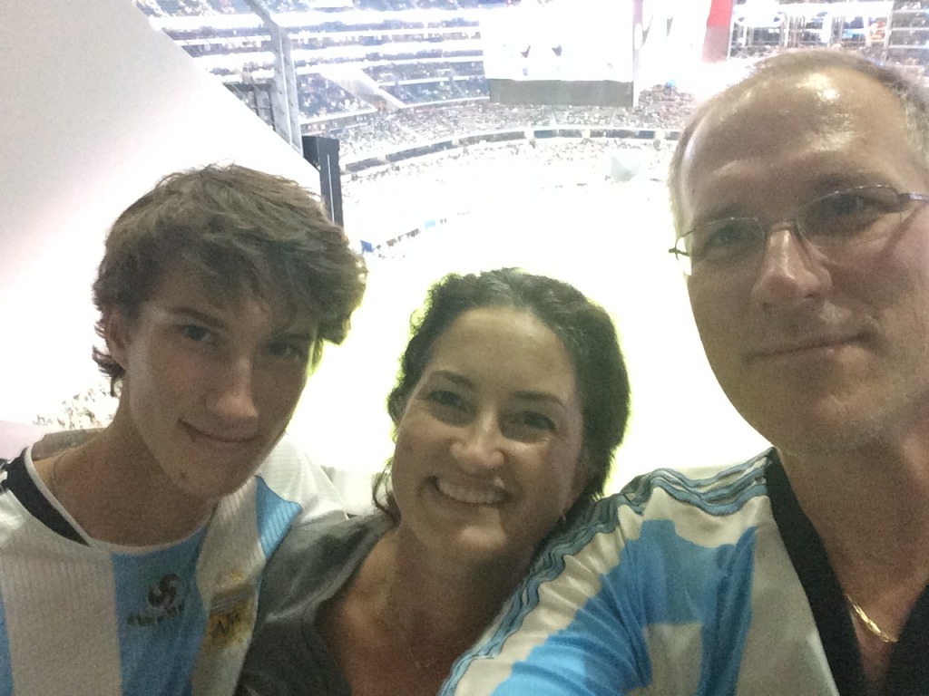 2015/09(September)/Argentina-vs-Mexico-soccer-game/1024x768_2015-09-08-Pro-Soccer-game-Arlington-TX-Argentina-vs-Mexico-08-Chance-Suzi-Travis.JPG