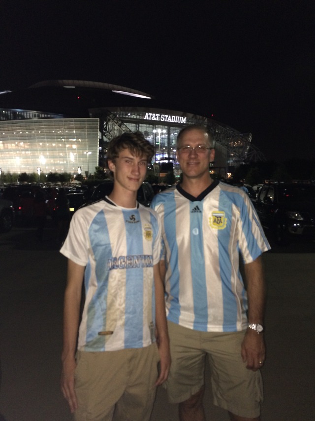 2015-09-08-Pro-Soccer-game-Arlington-TX-Argentina-vs-Mexico-02-Chance-Travis-GOOD.JPG